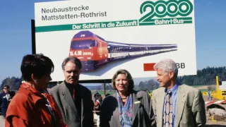 Spatenstich zur Bahn 2000 bei Mattstetten, April 1996 (Foto: Common Lizenz)