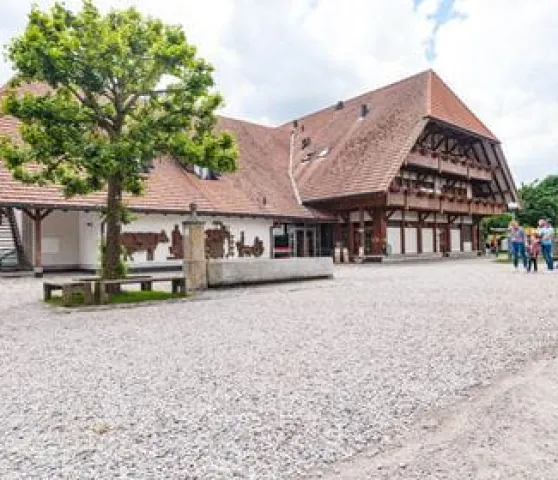 Emmentaler Schaukaeserei Hauptgebaeude (Foto: Petra Frutig) Emmentaler Schaukaeserei Hauptgebaeude (Foto: Petra Frutig)