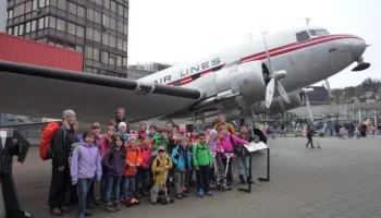(22./23.03.2014) Frühlingswochenende in Luzern (Foto: Gerhard Wyser) (22./23.03.2014) Frühlingswochenende in Luzern: Die legendäre DC-3 der Swiss Air Lines im Verkehrshaus Luzern. Und natürlich genauso legendär alle 25 Dabeigewesenen im BüX & BoX-Wochenende (Foto: Gerhard Wyser)